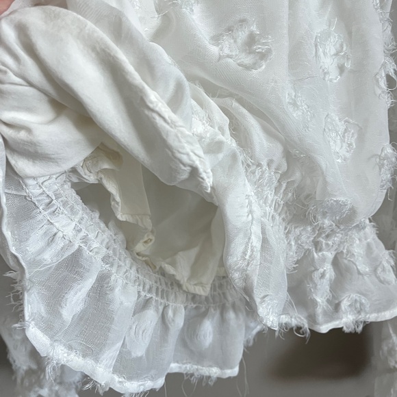 Crescent White Textured Blouse - Picture 6 of 7